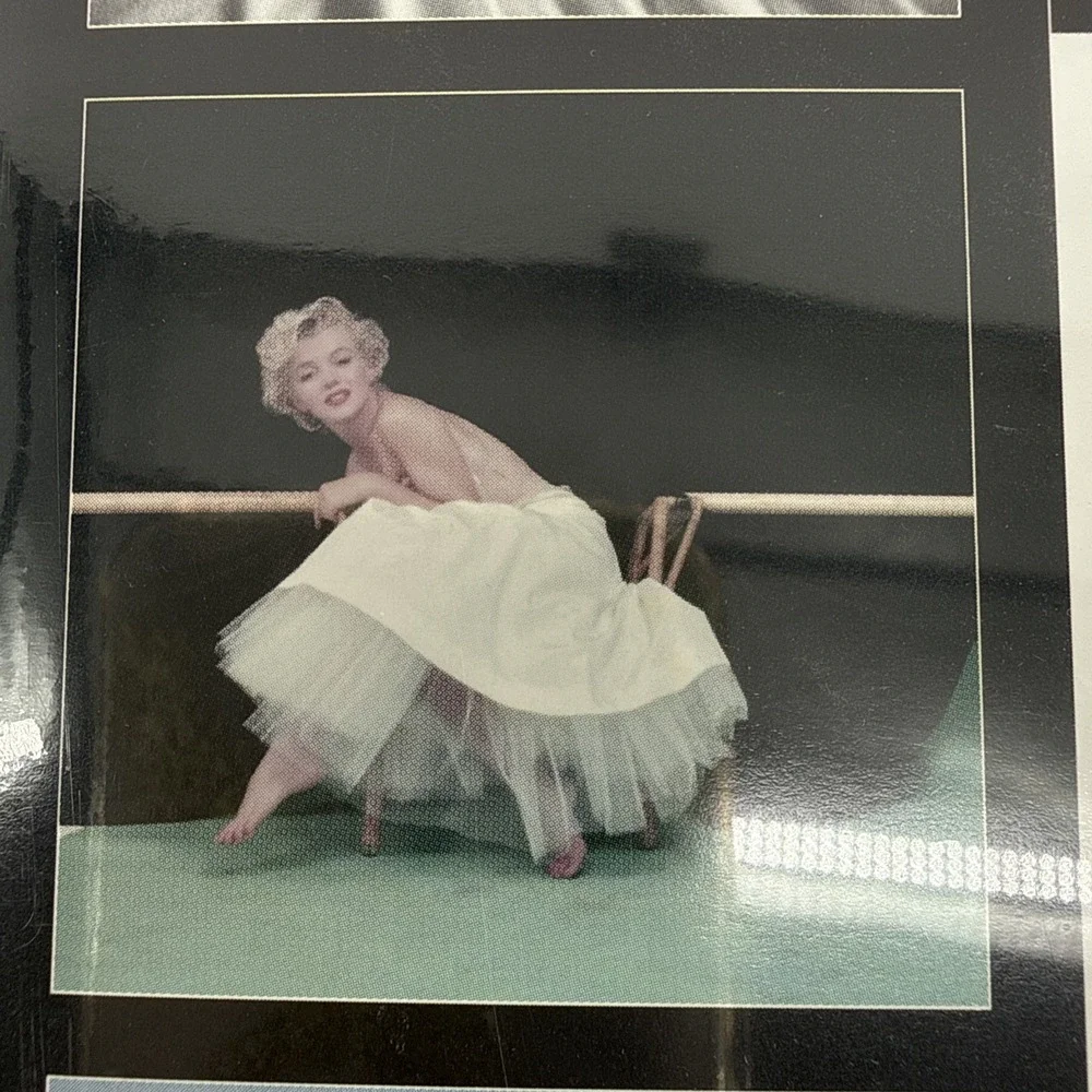 Brand new 2016 16 month Marilyn Monroe calendar still wrapped